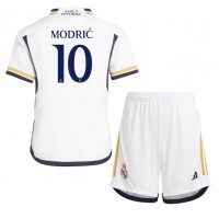 Camiseta Real Madrid Luka Modric #10 Primera Equipación Replica 2023-24 para niños mangas cortas (+ Pantalones cortos)
